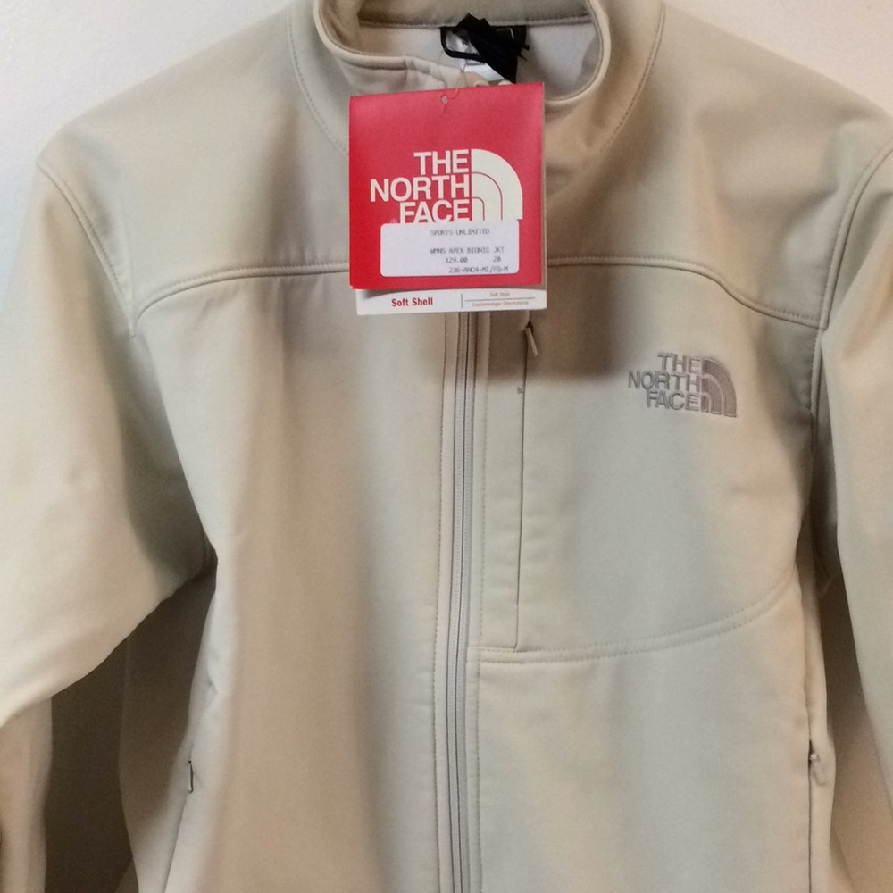 The North Face Women’s Apex Bionic Jacket NWT flaw